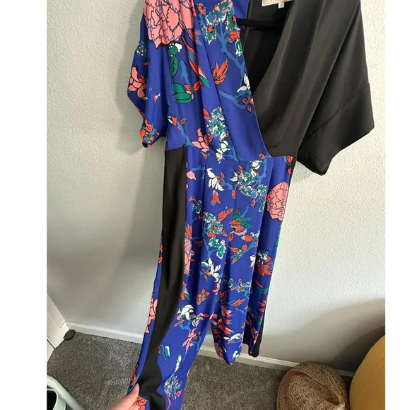 Diane Von Furstenberg Karissa Silk Blend Chiffon Floral Print Wrap Jumpsuit 6 - Picture 9 of 14